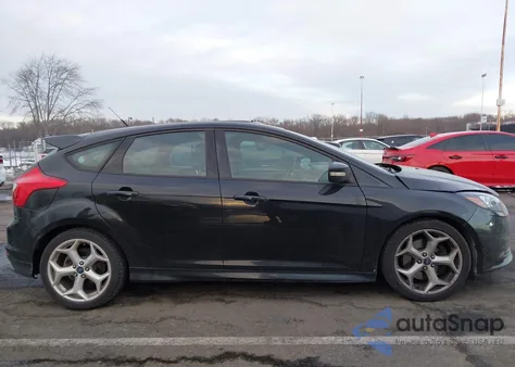 2013 Ford Focus St z USA, uszkodzony, nr VIN 1FADP3L95DL141844